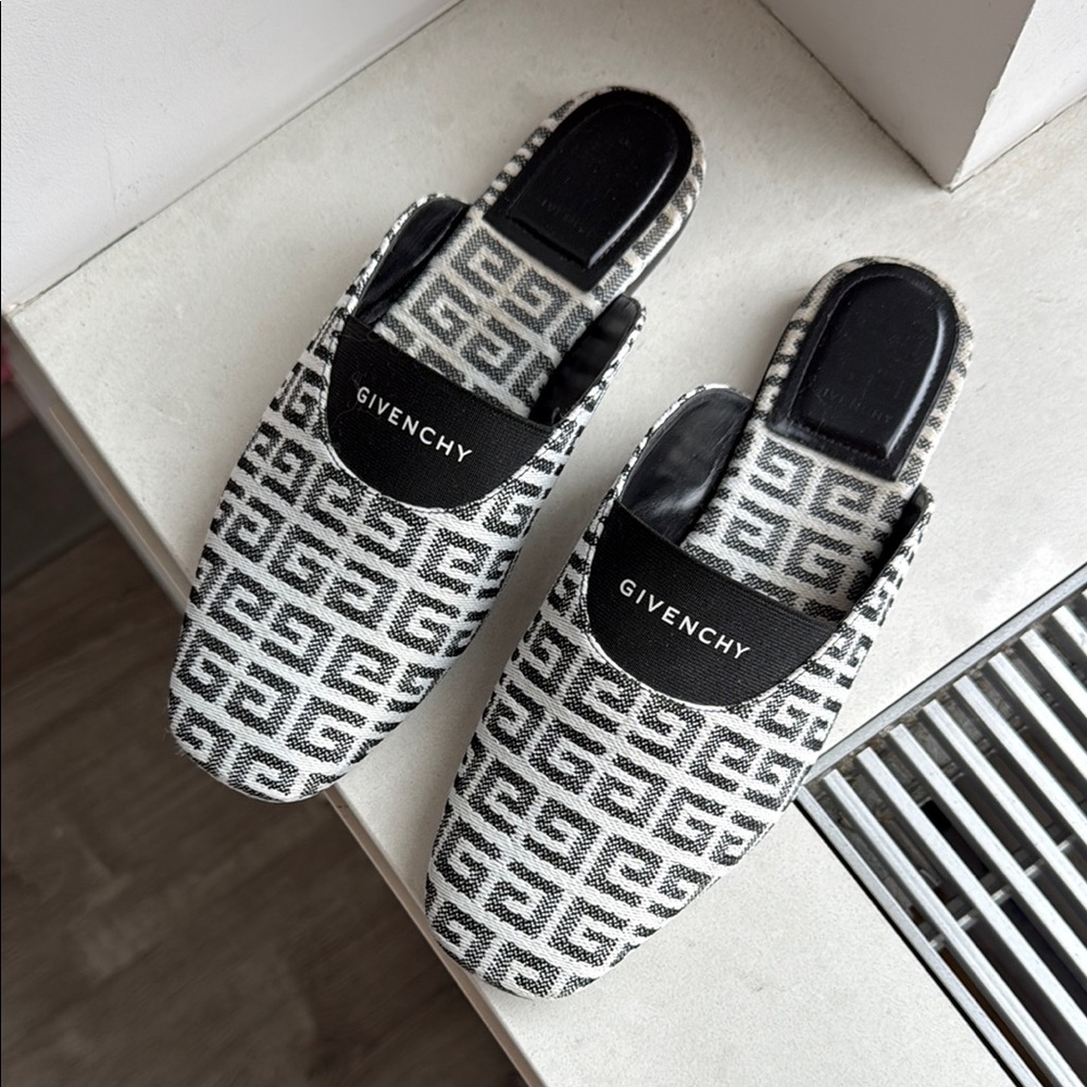Givenchy Black and White Patterned Slippers size 38